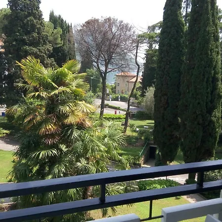 Garda Apartment *